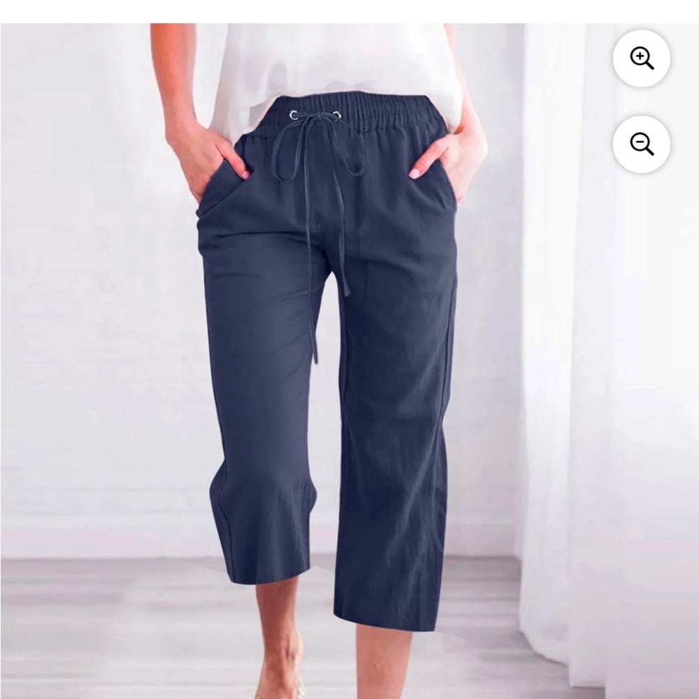 Women's Navy Blue Cropped Capri Pants NWT